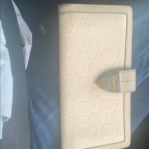 Gucci wallet serial number 181648203437